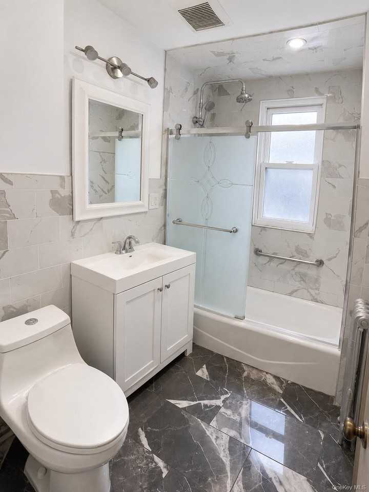 8815 215th St - Photo 6 of 7