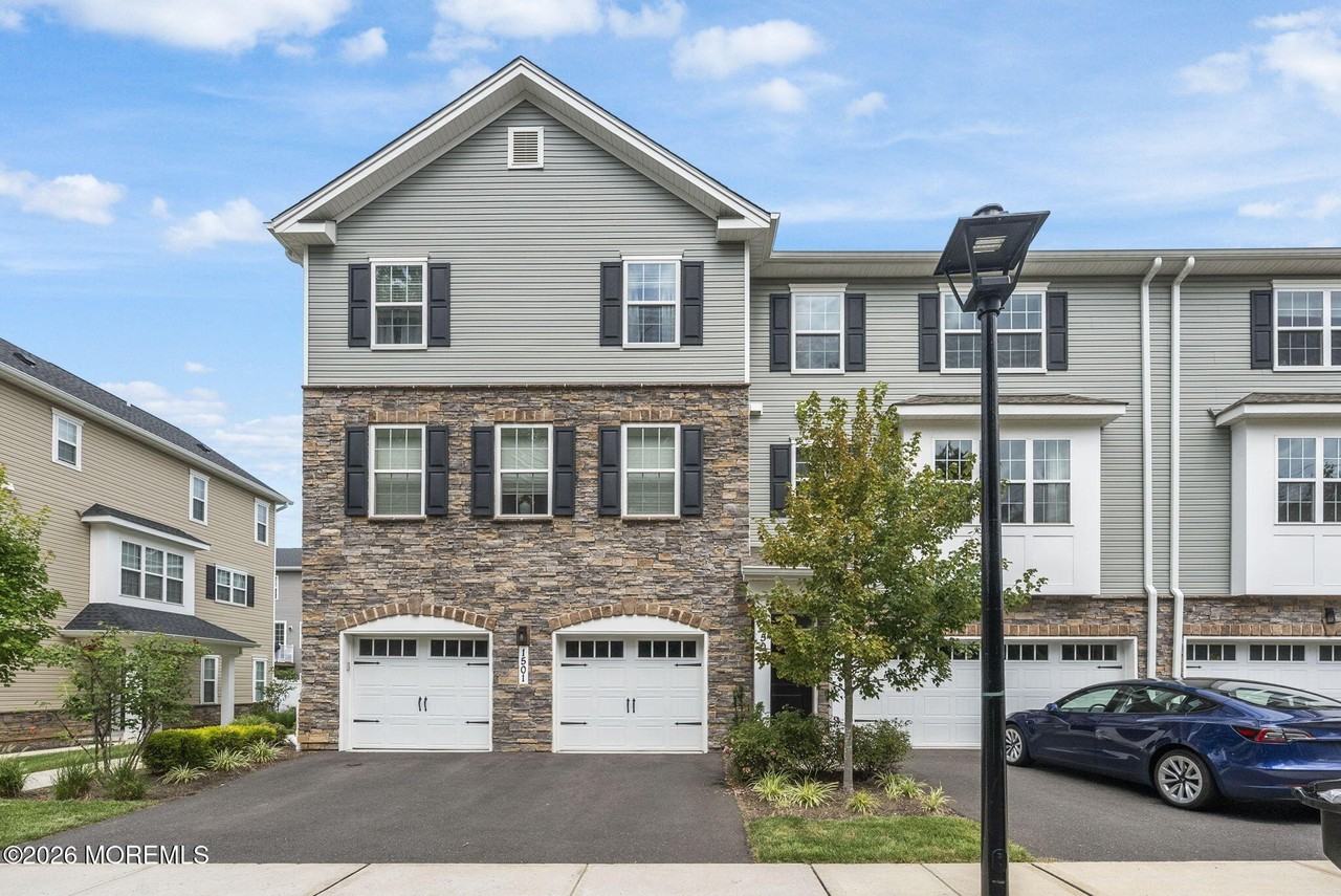 1502 Arose Ln