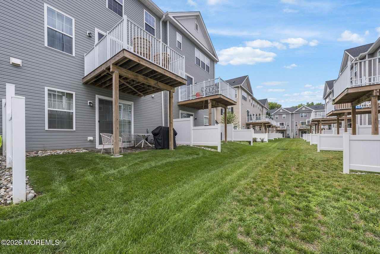 1502 Arose Ln - Photo 4 of 44