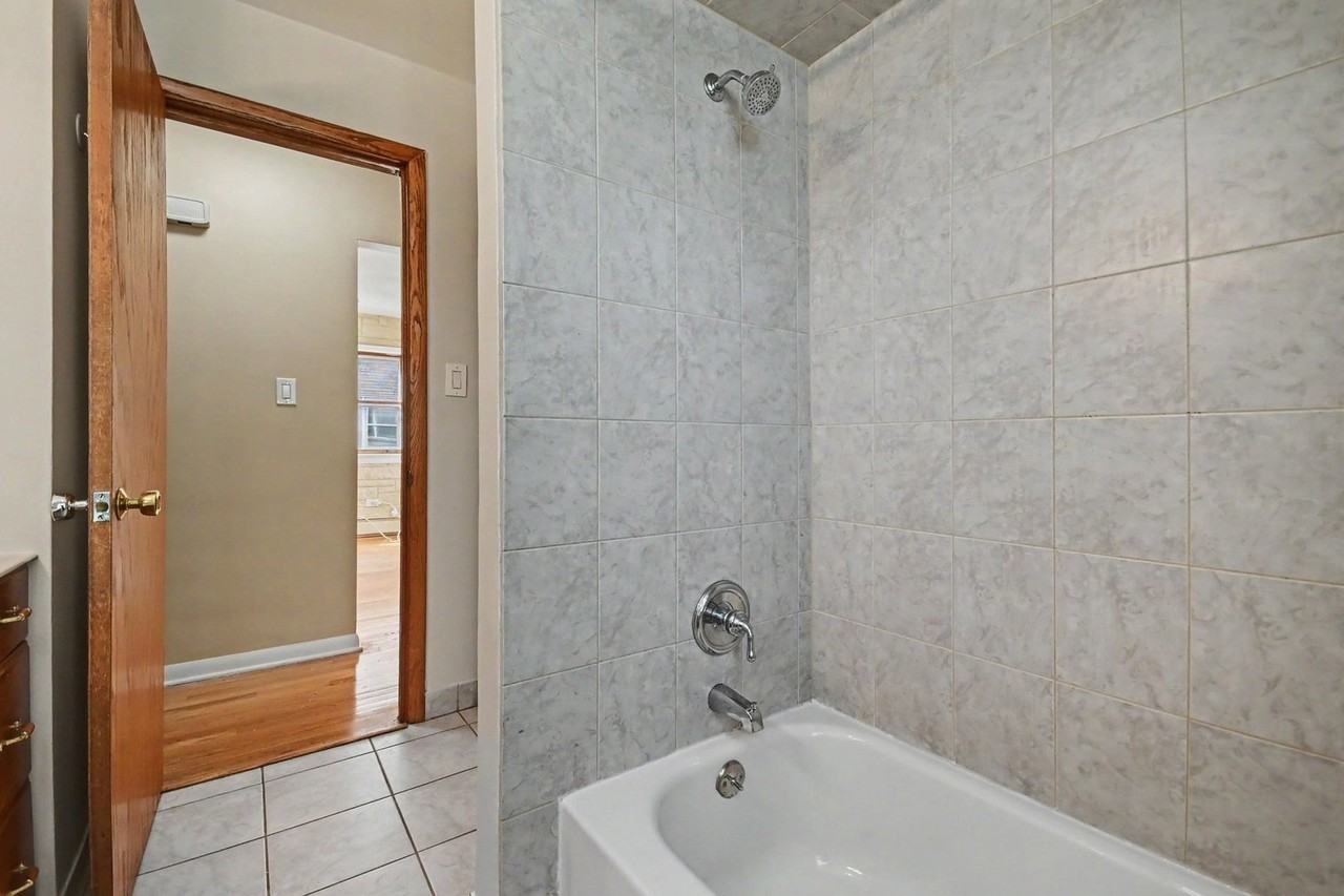 1245 N La Grange Rd #1F - Photo 6 of 9