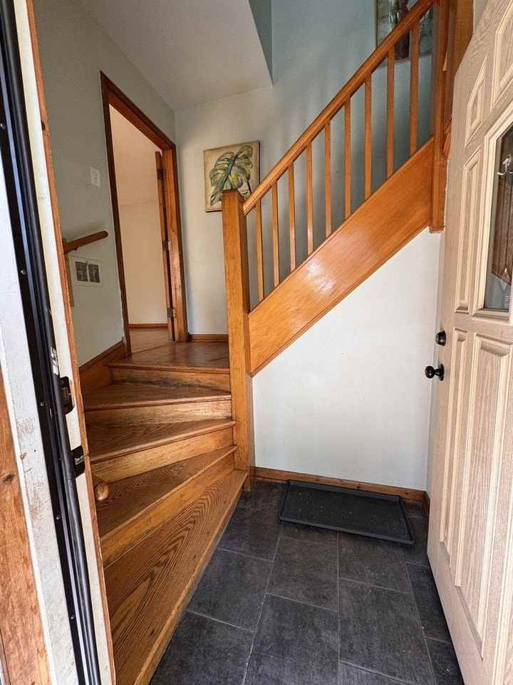 706 E 106th St #1 - Photo 2 of 11