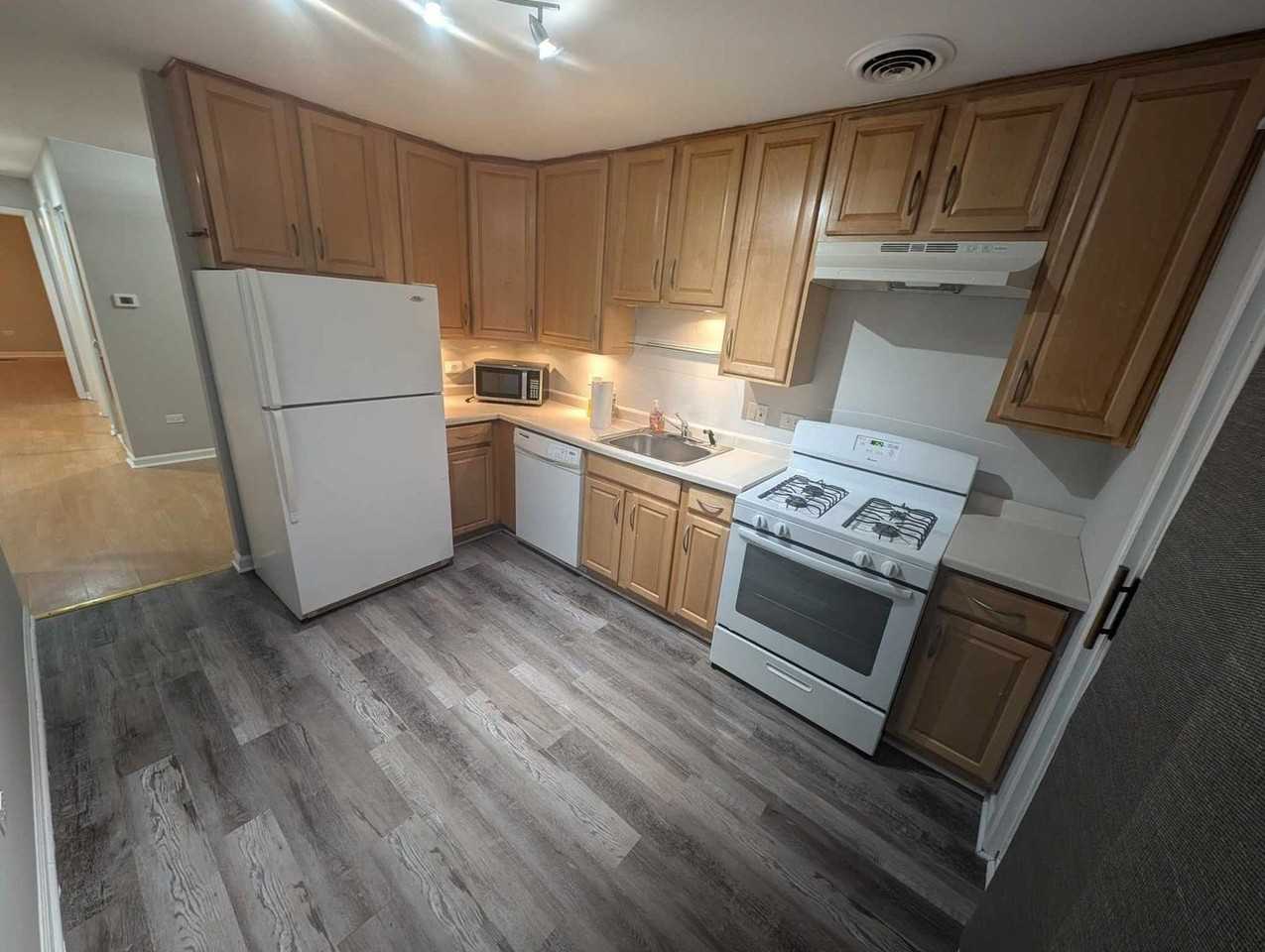 1108 Hampton Hbr #1108 - Photo 5 of 15
