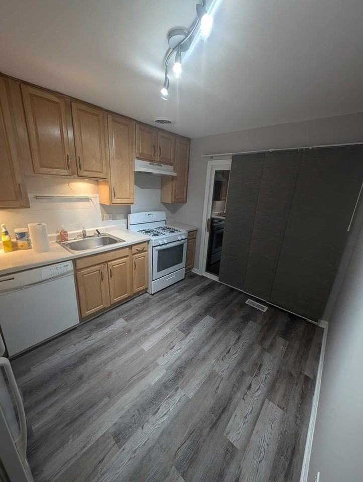 1108 Hampton Hbr #1108 - Photo 7 of 15