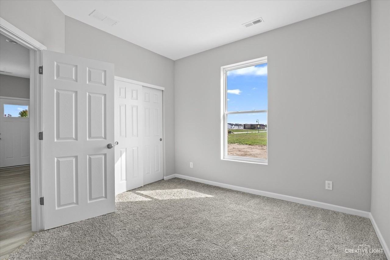 537 S Preston St - Photo 4 of 12