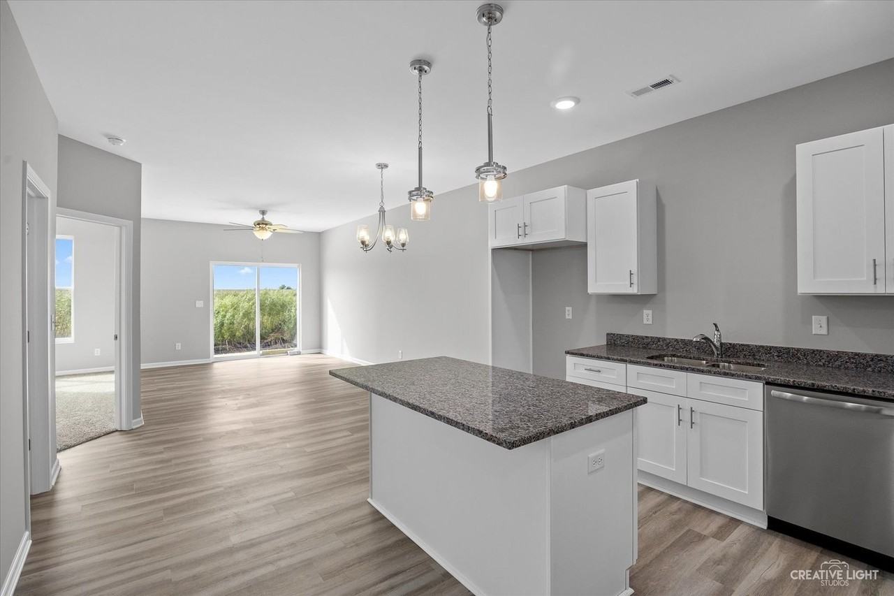 537 S Preston St - Photo 5 of 12