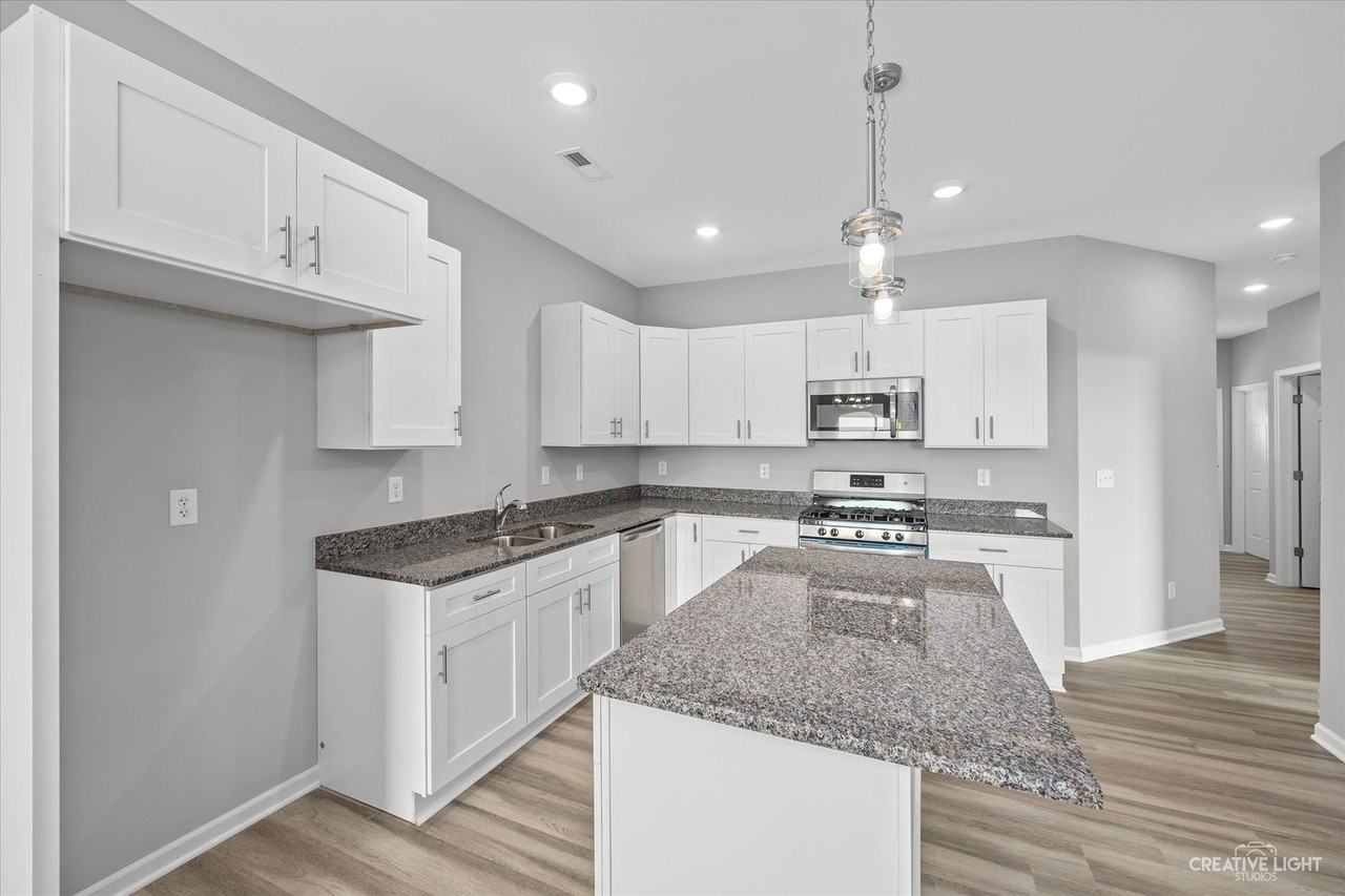 537 S Preston St - Photo 6 of 12