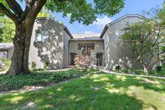 25 Shoreline Rd #B - Photo 1 of 1
