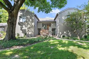 featured image of 25 Shoreline Rd #B