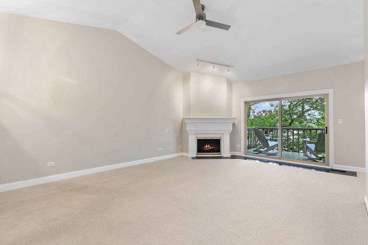25 Shoreline Rd #B - Photo 2 of 30