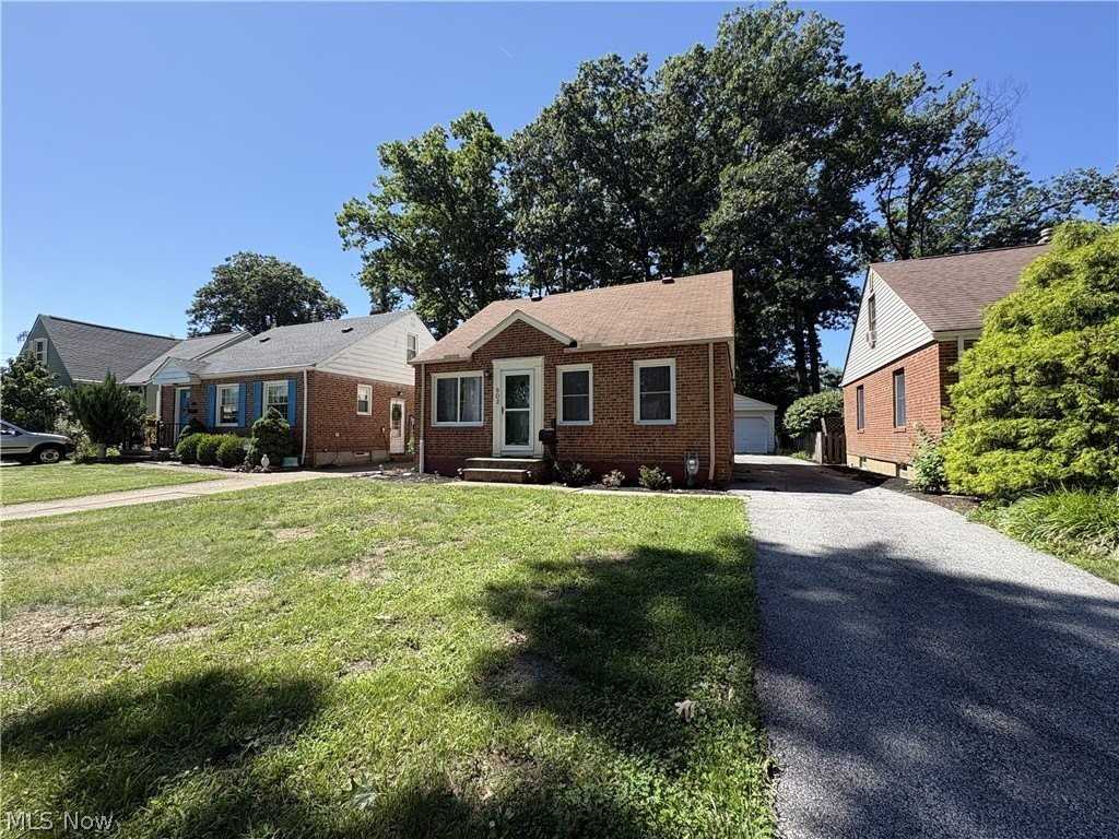 602 Huntmere Dr - Photo 2 of 21