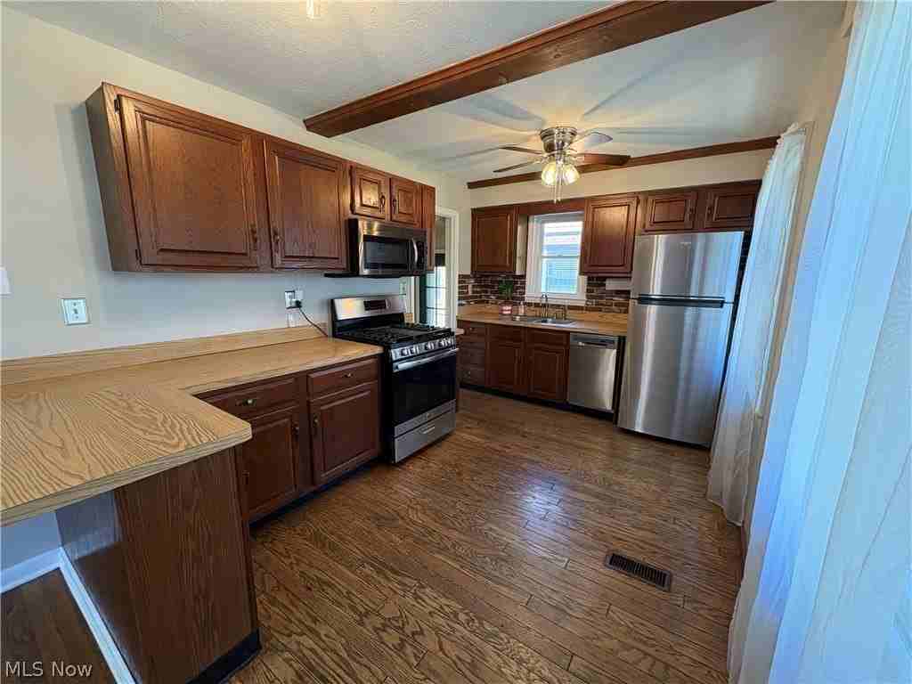 602 Huntmere Dr - Photo 4 of 21