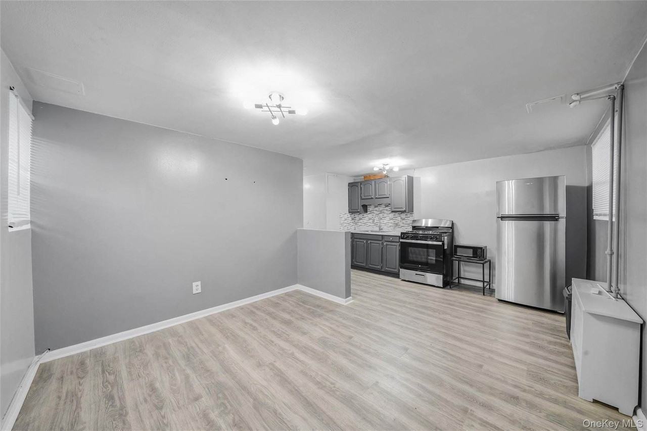 1318 E 58th St - Photo 3 of 11