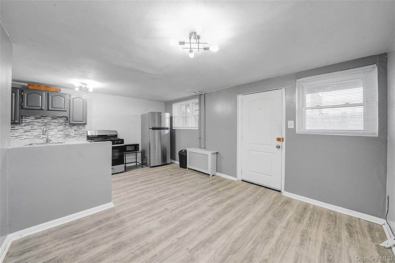 1318 E 58th St - Photo 4 of 11