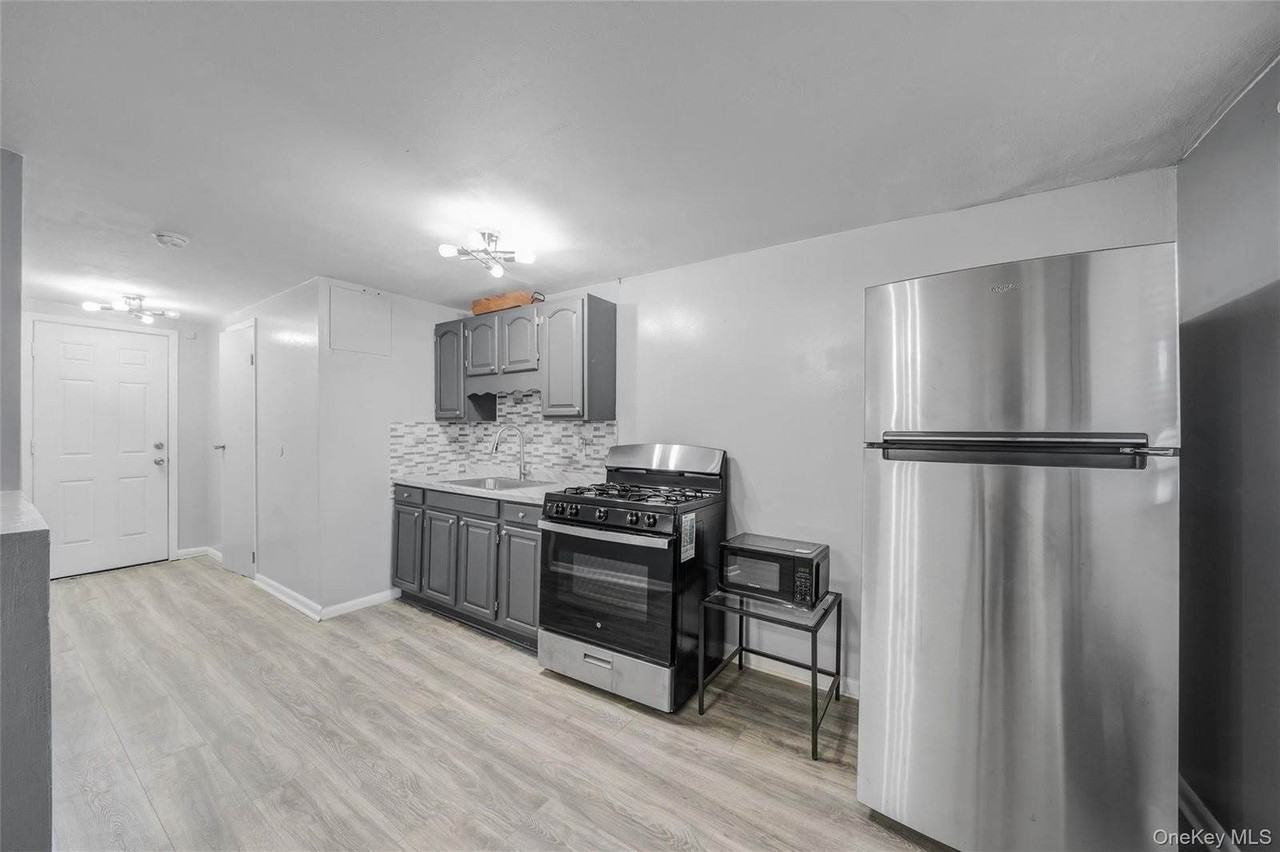 1318 E 58th St - Photo 5 of 11