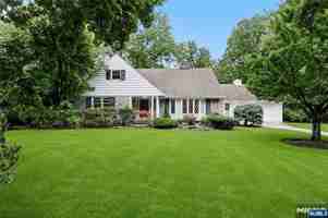 featured image of 26 Glenwood Rd