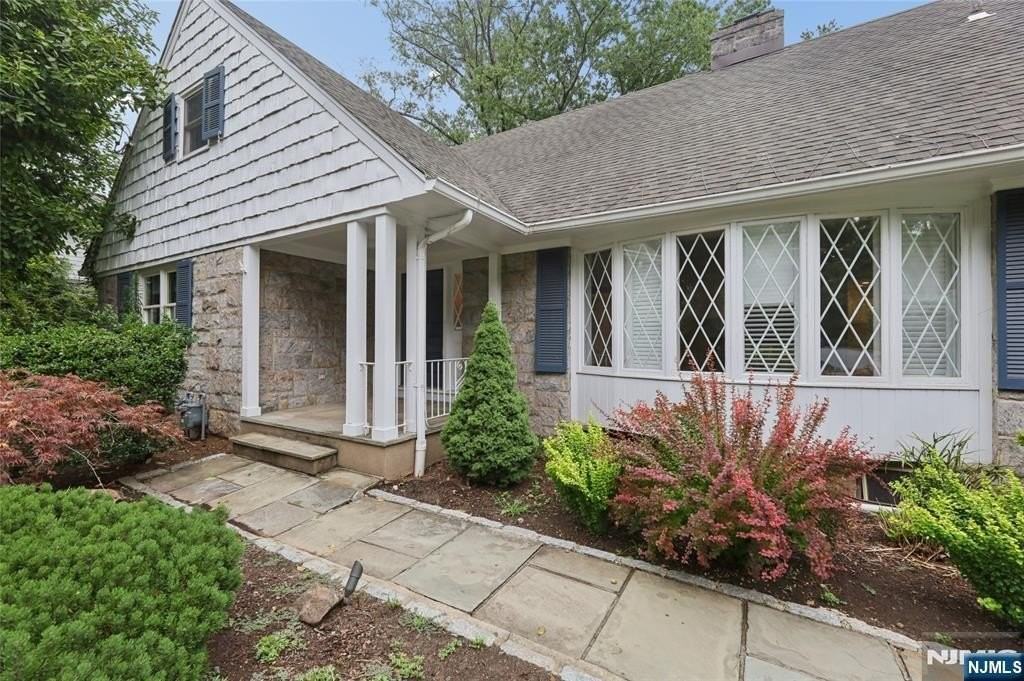 26 Glenwood Rd - Photo 2 of 31