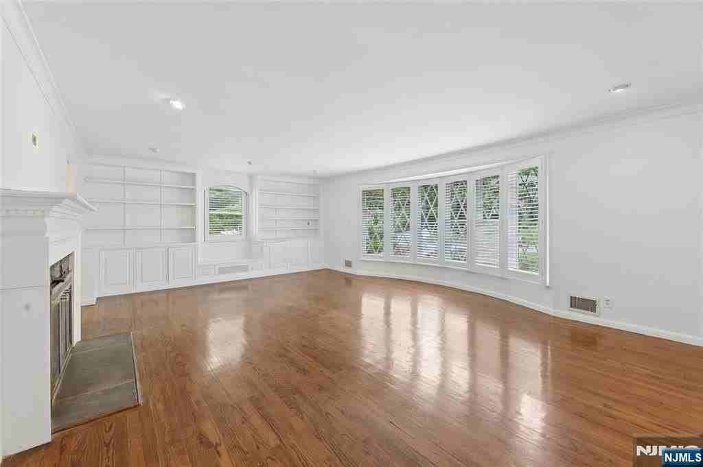 26 Glenwood Rd - Photo 3 of 31
