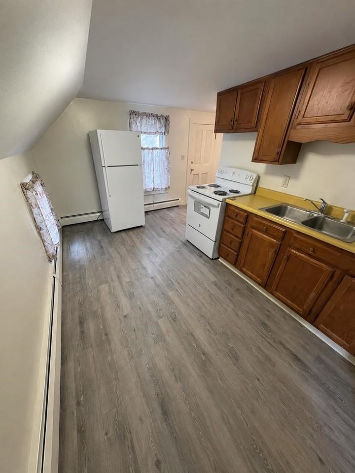49 E Center St #2 - Photo 6 of 8