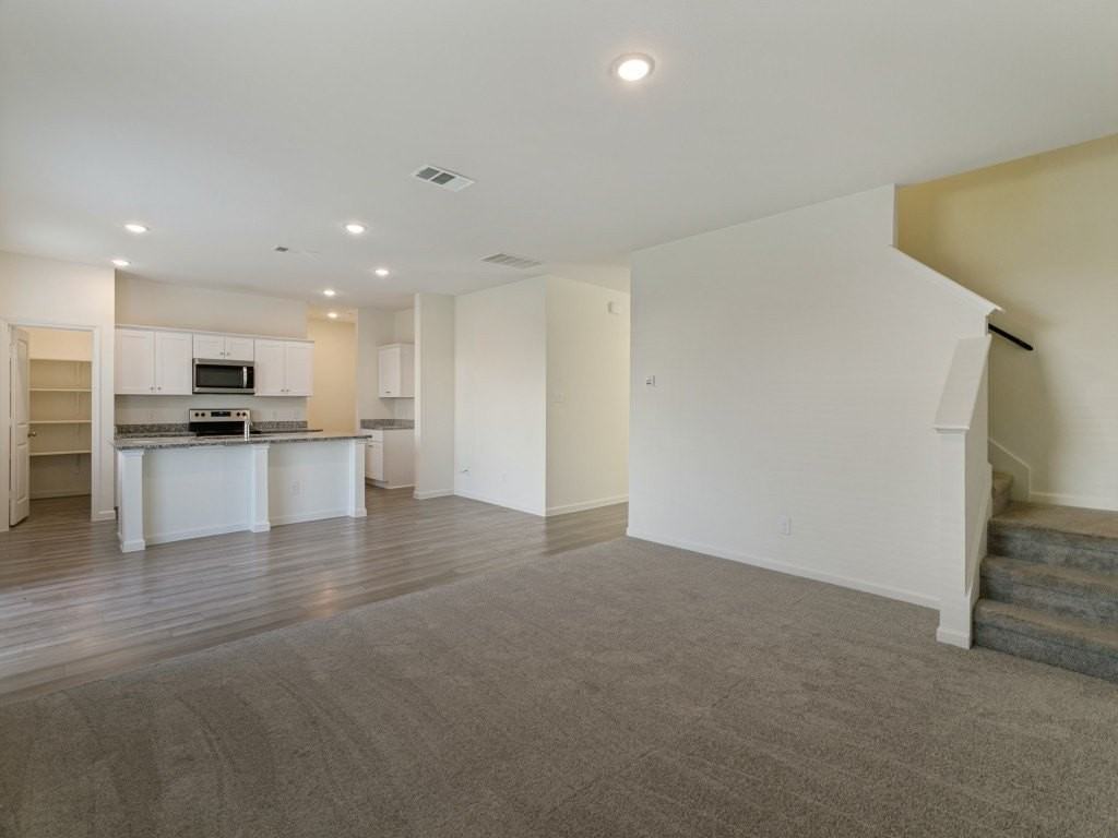 10328 Rosegreen Ln - Photo 3 of 12