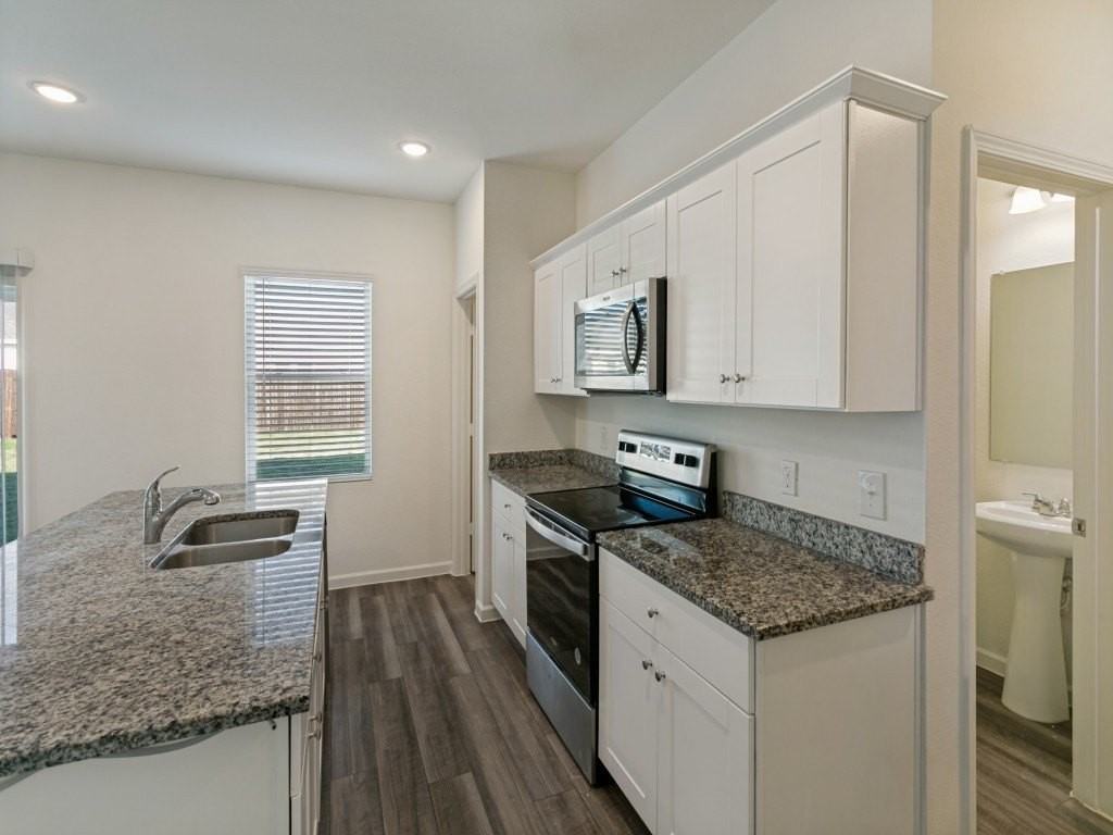 10328 Rosegreen Ln - Photo 5 of 12
