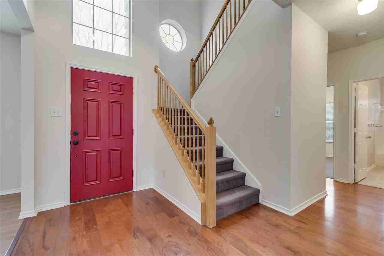 913 Wisperwood Dr - Photo 7 of 35