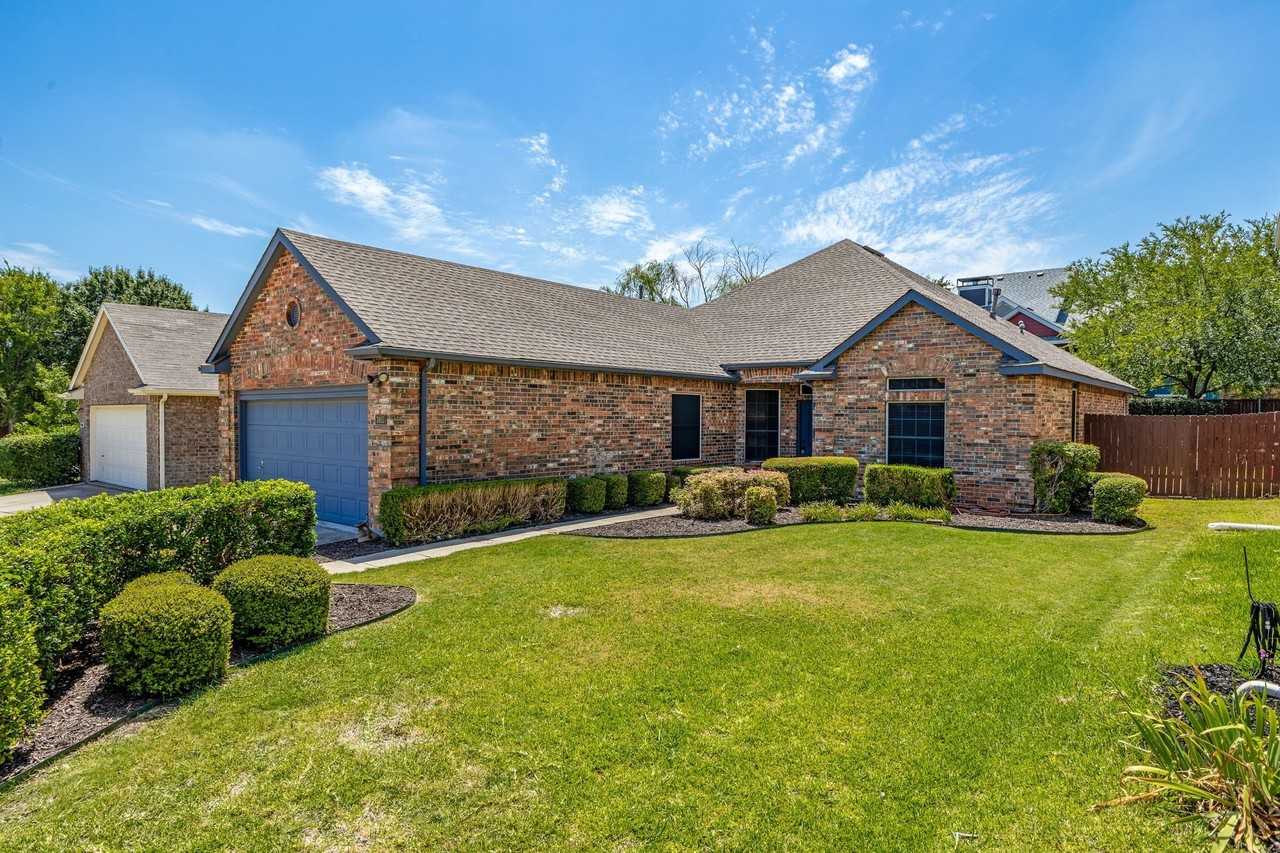 3905 Hawkins Dr - Photo 2 of 25