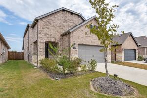 featured image of 513 Waterhouse Lake Dr