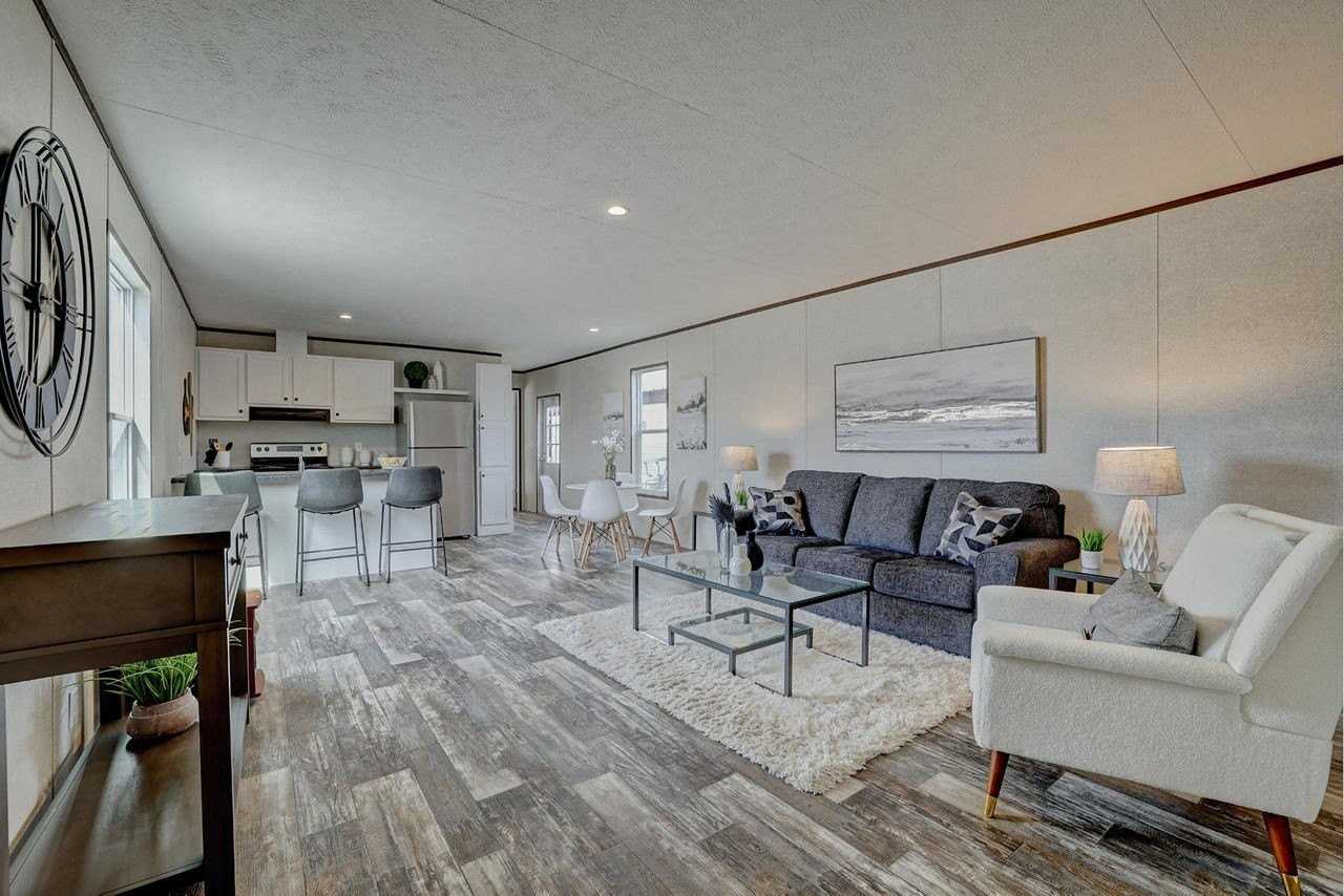 2404 Catalpa St #99 - Photo 3 of 12