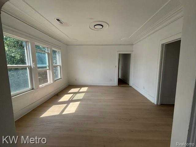 2952 Elmhurst St - Photo 4 of 50
