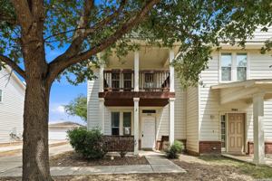 featured image of 10302 Lateleaf Oak