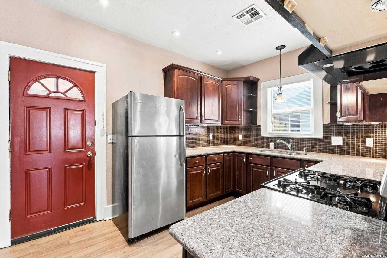 506 E Whittier St - Photo 7 of 17