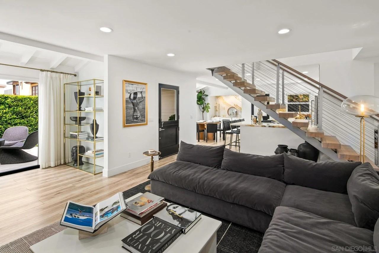 364 Pacific Ave - Photo 6 of 42