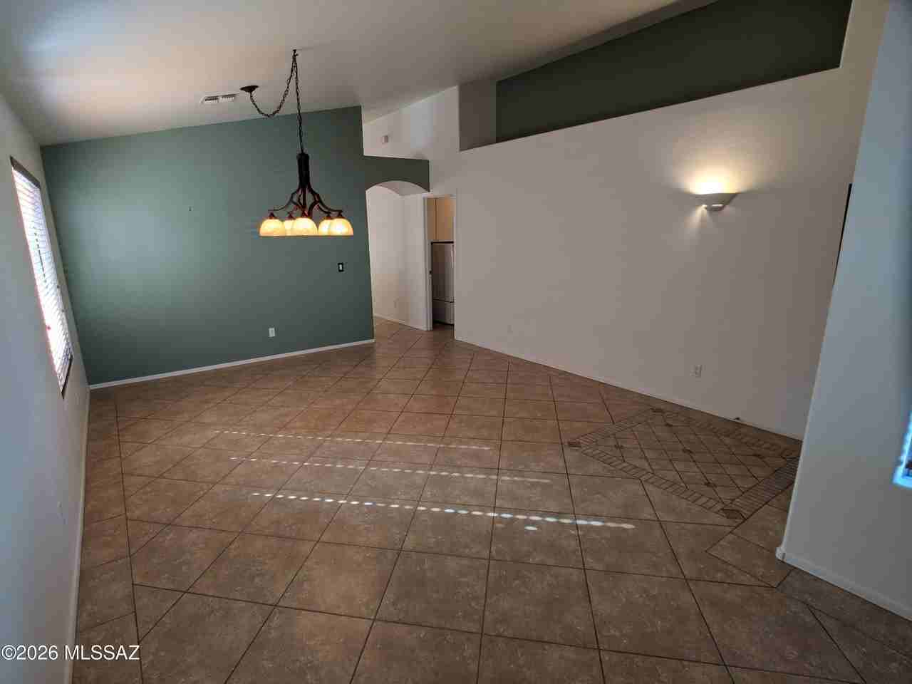 2414 E Skipping Rock Way - Photo 4 of 49
