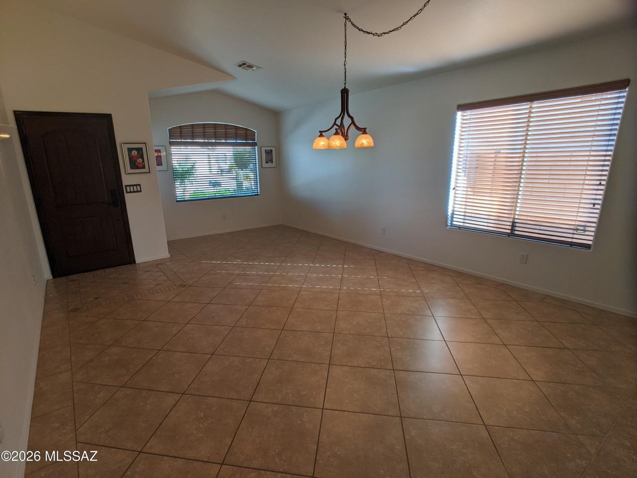 2414 E Skipping Rock Way - Photo 5 of 49