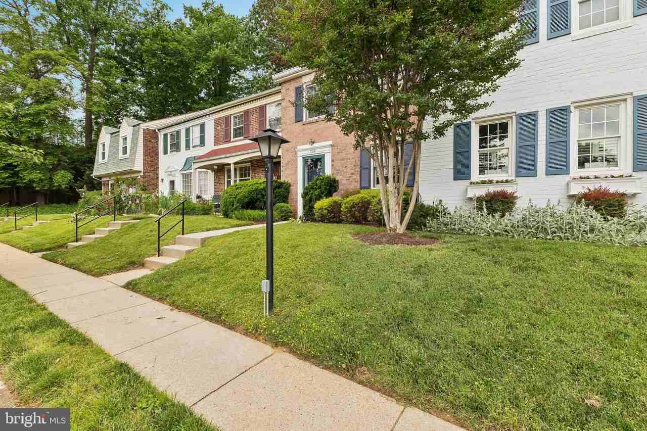 734 Azalea Dr #11-734 - Photo 4 of 24