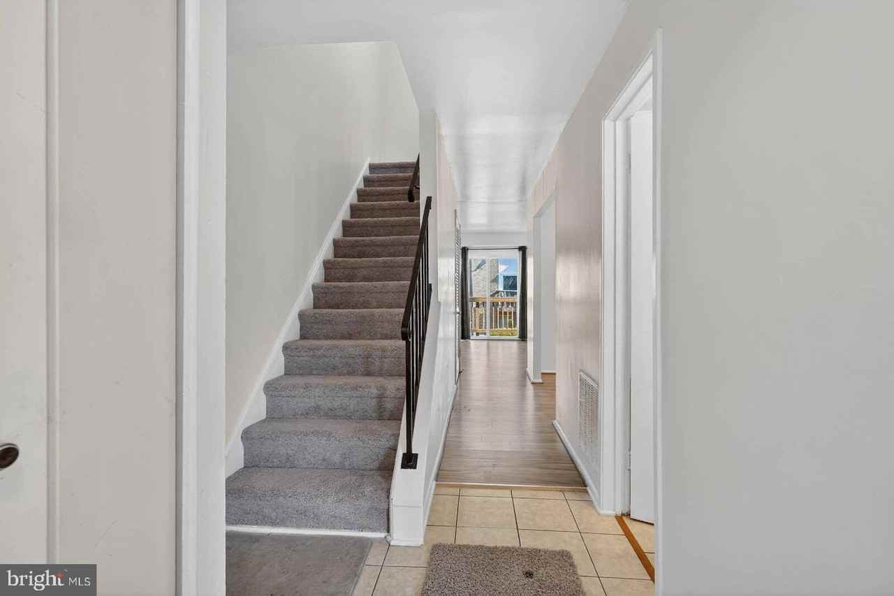 2430 Sun Valley Cir #7B - Photo 4 of 25