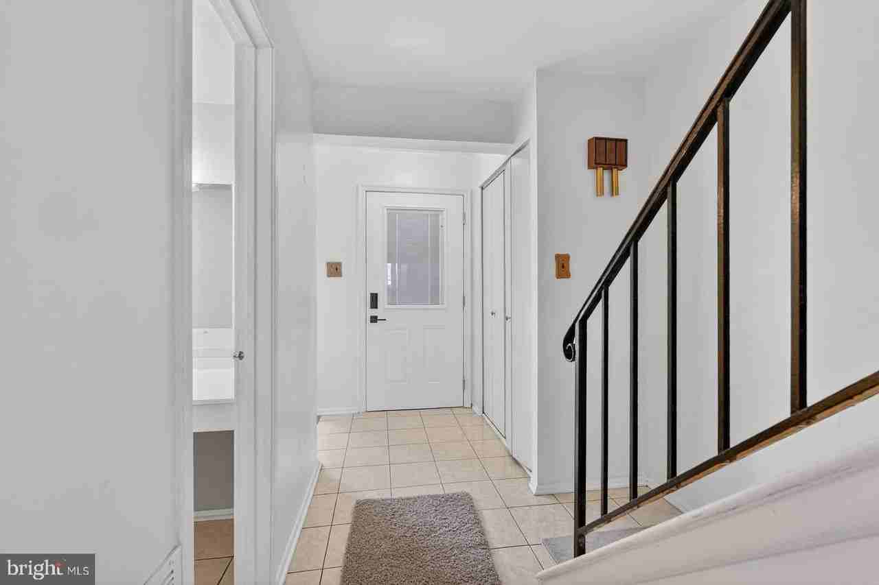 2430 Sun Valley Cir #7B - Photo 5 of 25