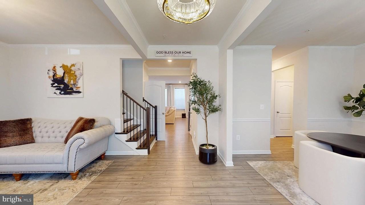 10909 Meridian Hill Way - Photo 5 of 50
