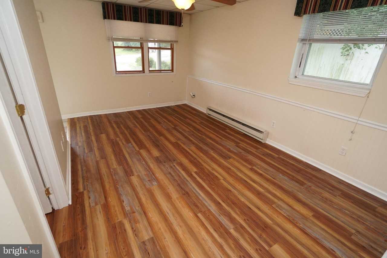 215 W Summit St Apt B - Photo 2 of 15