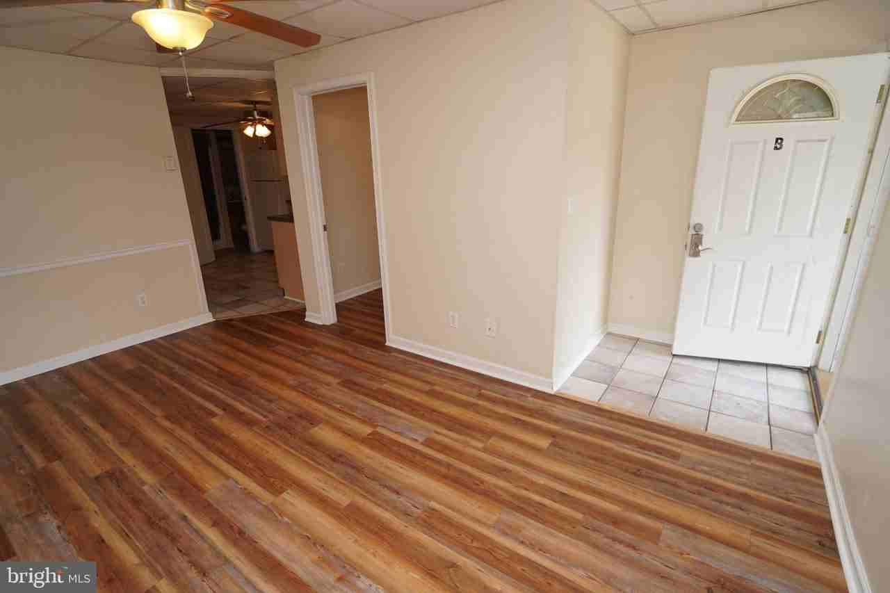 215 W Summit St Apt B - Photo 4 of 15