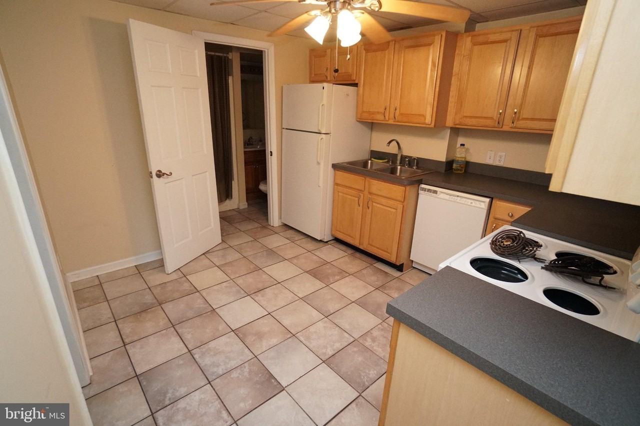 215 W Summit St Apt B - Photo 5 of 15