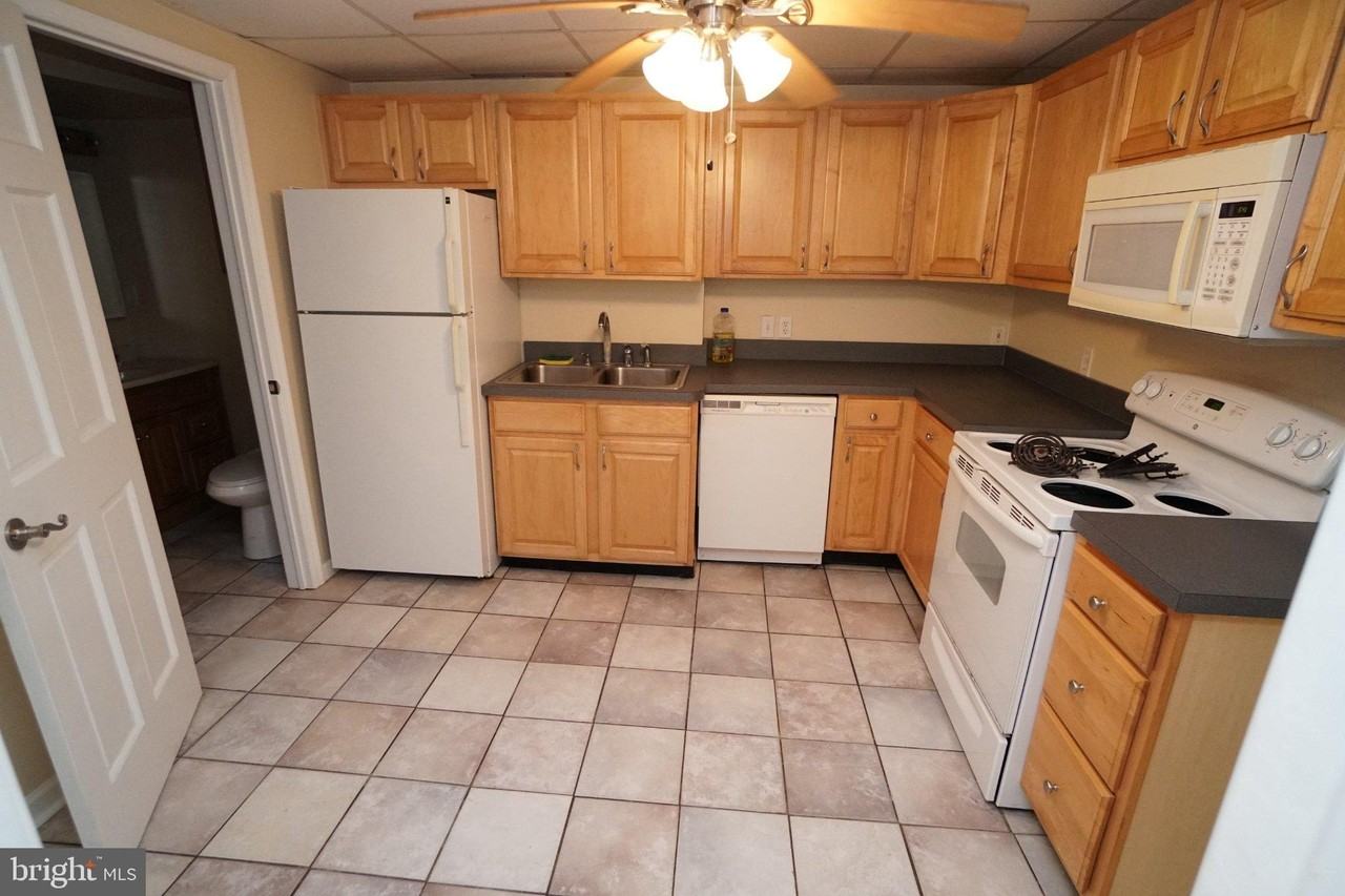 215 W Summit St Apt B - Photo 6 of 15