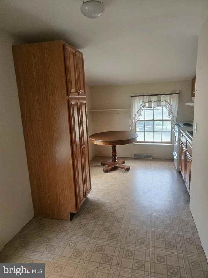 100 N Guthriesville Rd - Photo 5 of 10