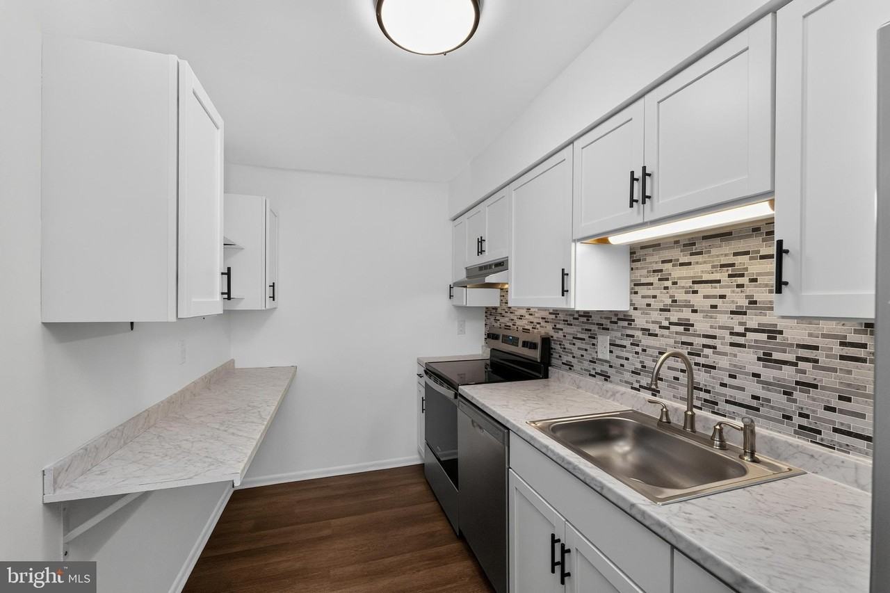 442 State St #B - Photo 7 of 16