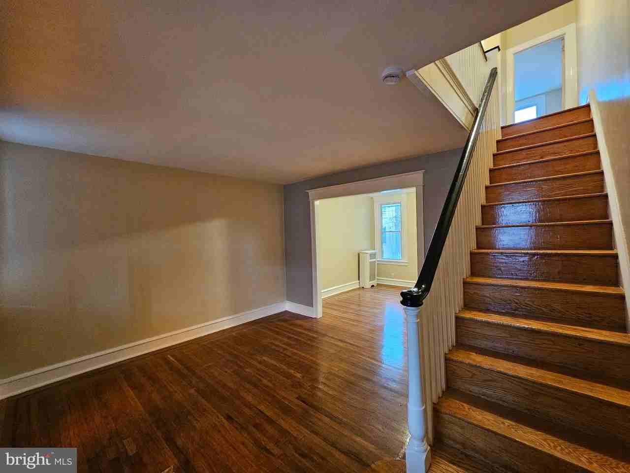 4008 Gilham St - Photo 3 of 21
