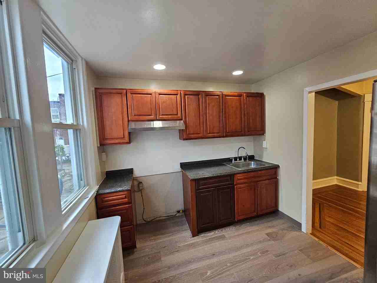 4008 Gilham St - Photo 7 of 21
