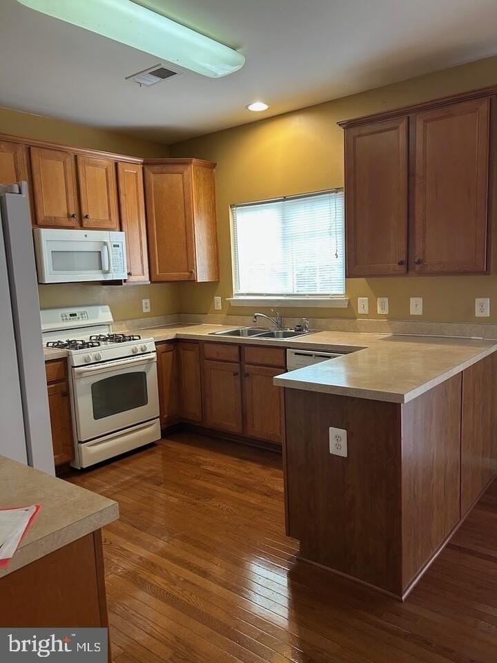 1940 Crepe Myrtle Ln - Photo 4 of 22