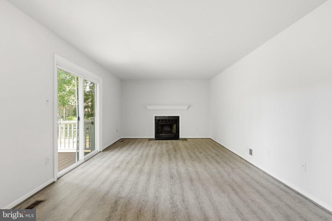 2998 Steven Martin Dr - Photo 5 of 29