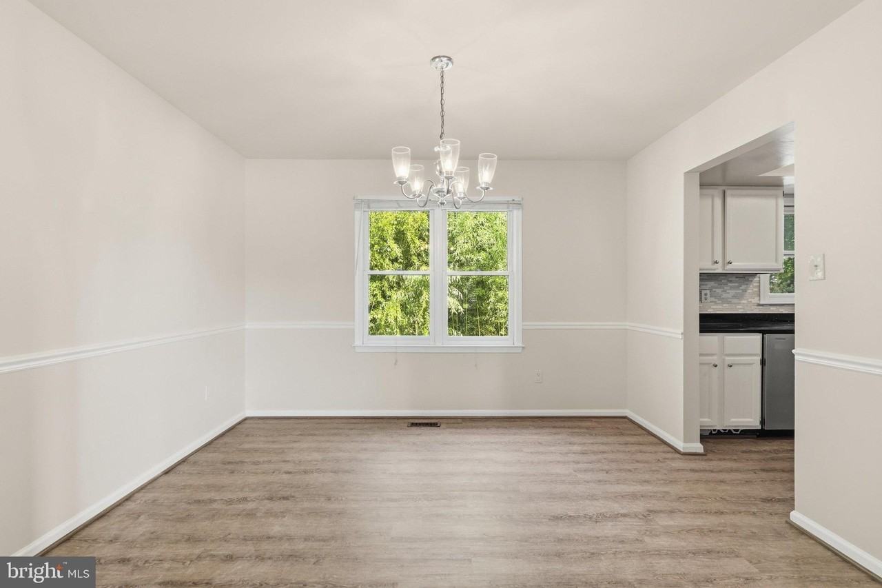 2998 Steven Martin Dr - Photo 6 of 29