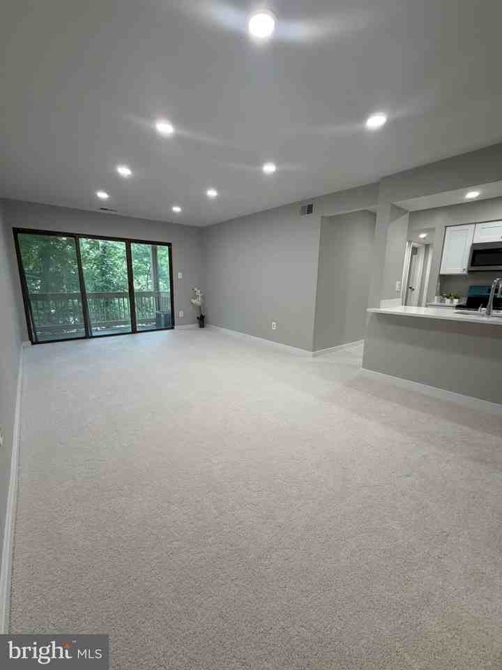 5816 Royal Ridge Dr Unit P #P - Photo 4 of 26